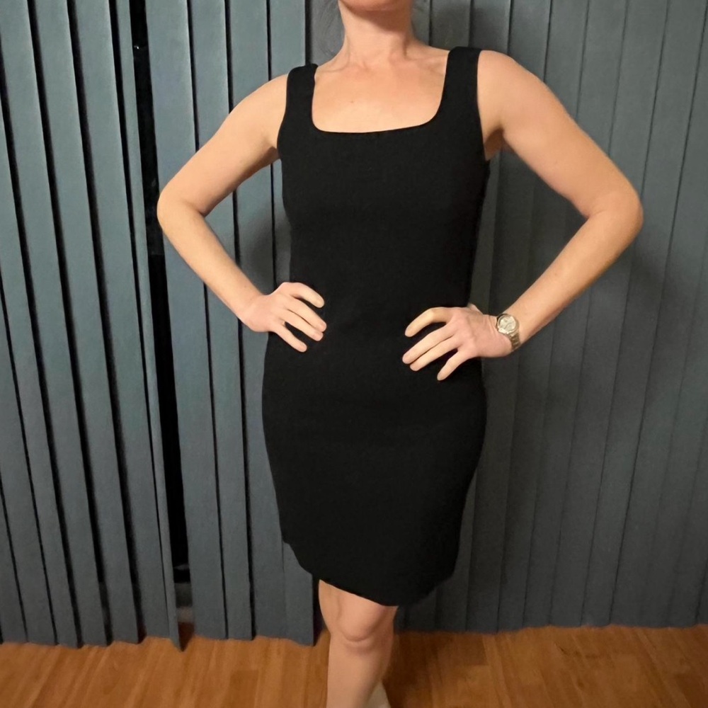Gianni Petite little black dress size 4